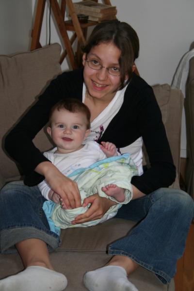 On s'entra�ne pour l'arriv�e du petit fr�re ou de la petite soeur...