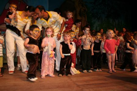 Premier d�guisement et premier spectacle!