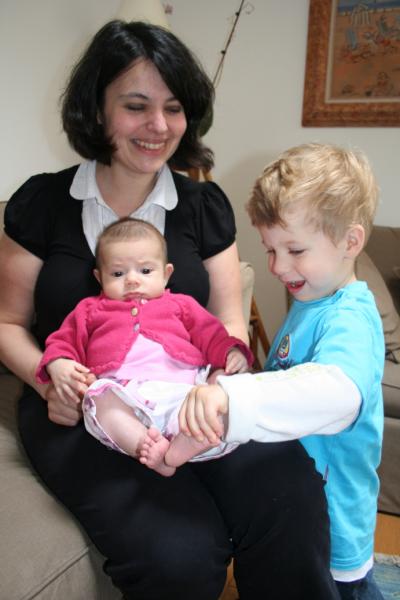 Nathan fait des guilis � Margot...