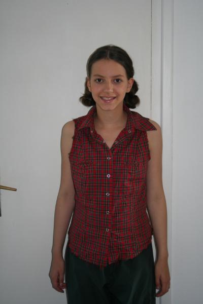 Enora avant son spectacle de hip hop