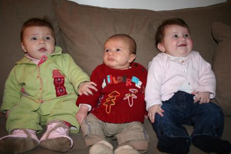 16 11 07 : entre Kira (4 mois et 1/2) et Violette (5 mois)