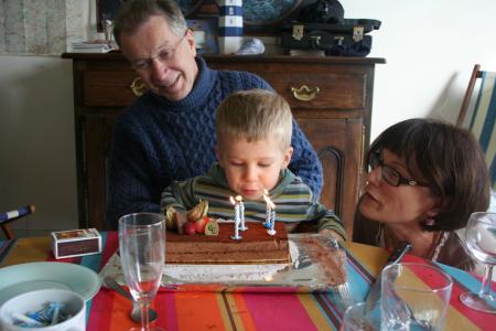 Nathan squatte les bougies